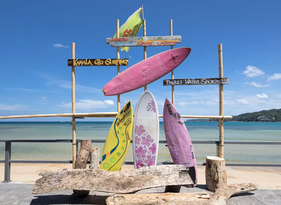 بهترین زمان برای موج سواری در پوکت چه زمانی است؟